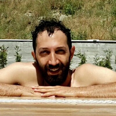 Gokhan Danacioglu; enjoying the pool -raising thumb :P